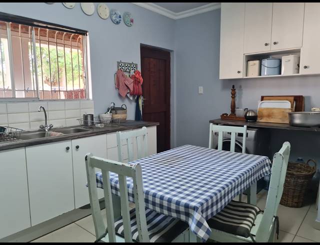 4 BEDROOM FREESTANDING FOR SALE IN MEER EN SEE